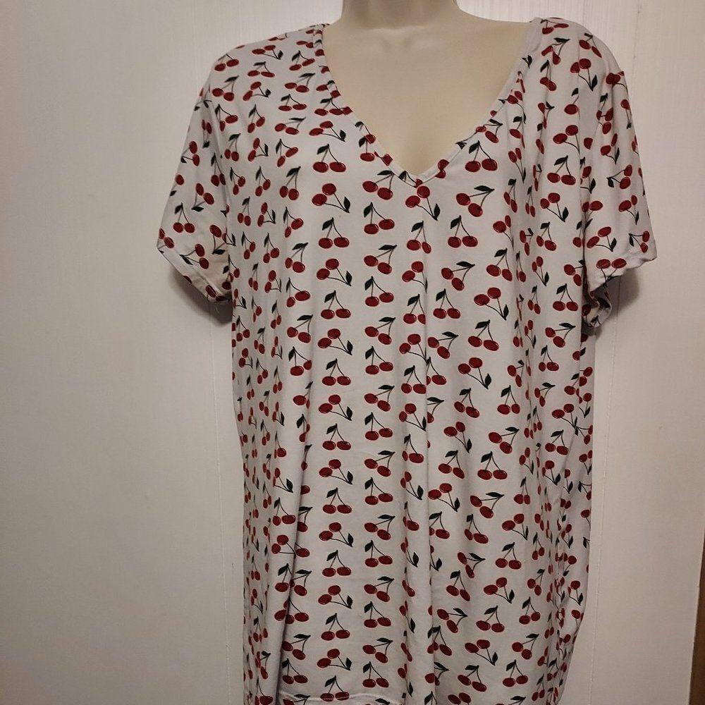 Coco and Shay 3X   Excellent Condarm pit to pit 24 length 28